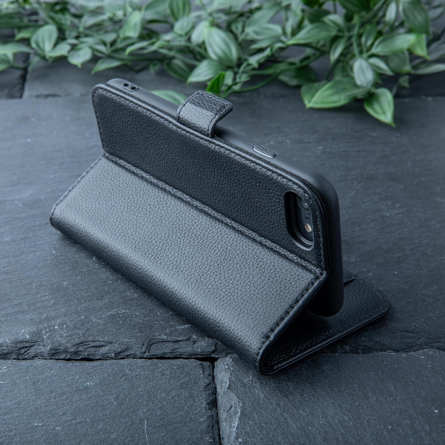 Genuine Leather Wallet Case for iPhone SE (2022/2020) – Flip Cover with Card Slots and Stand in Dappled Black